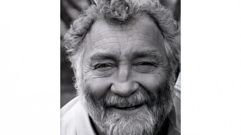677z381_800px-David_Bellamy_4_Allan_Warren.jpg