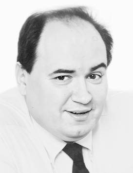 Милош Мацура