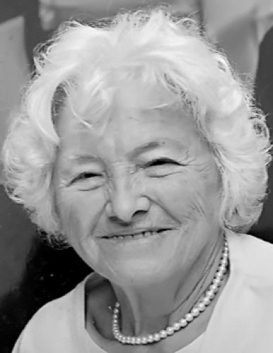 Невена Селаковић