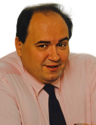 Милош Мацура